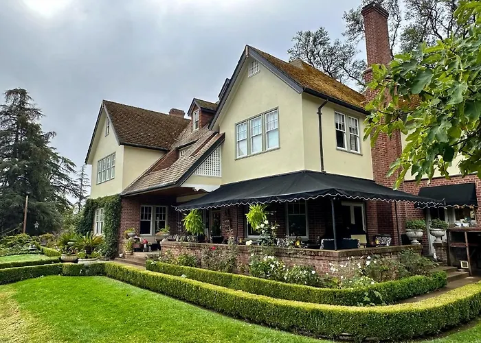 The Inn On Knowles Hill Bed & Breakfast Hotel